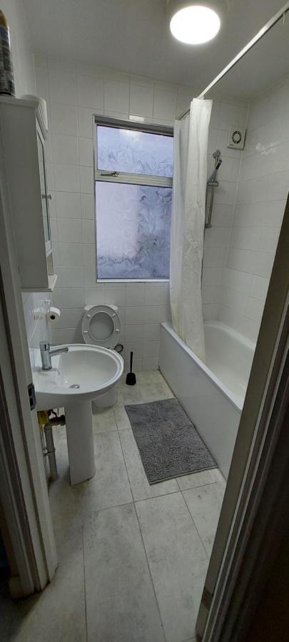 Family Friendly 3 Bedroom Flat Zone 2 - Children Stay Free! Londres Exterior foto
